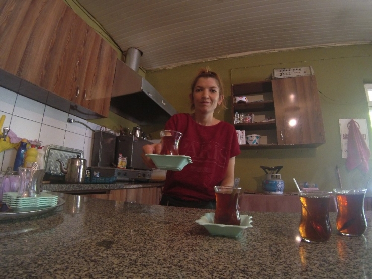 Eşine İnat Kahvenehaneyi Tek Başına İşletip Patron Oldu