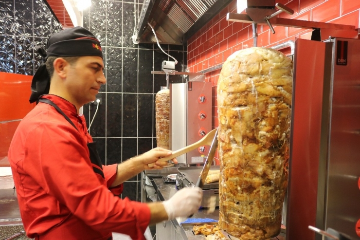 Ninova Park Avm Kadrosunu Genişletmeye Devam Ediyor