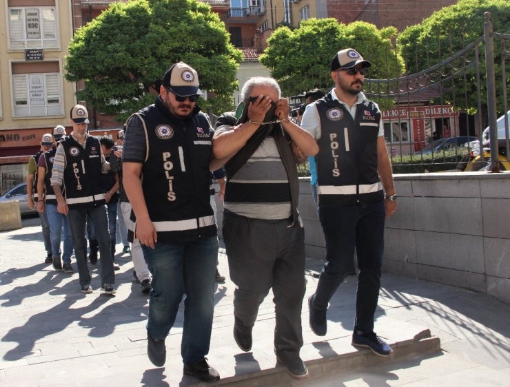 Kom’dan Dev Operasyon: 67 Kişi Yakalandı