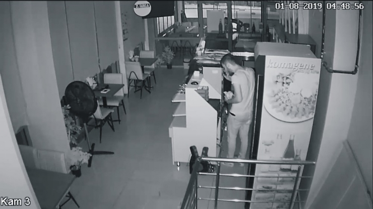 Pişkin Hırsız Soyduğu İş Yerinde Çiğ Köfte Yedi