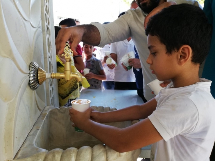 Karaköprü’de İkram Çeşmesinden Limonata Akıyor