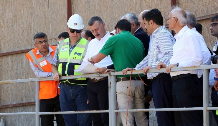 Başkan Büyükakın, Metro Çalışmalarını Yakından Takip Ediyor
