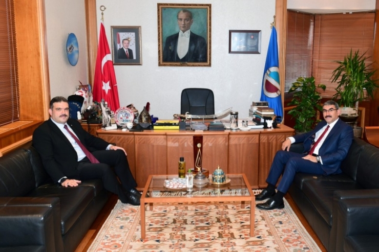 Kosgeb Başkanı Prof. Dr. Uzkurt’tan Rektör Çomaklı’ya Ziyaret