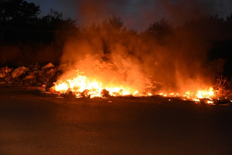 Sinop Küçük Sanayi Sitesinde Kimyasal Atıklardan Yangın Çıktı