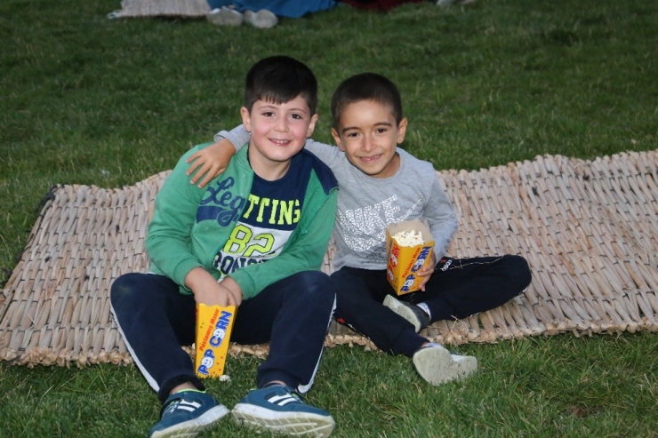 Sivrihisar’da Açık Hava Sinemaları Başladı