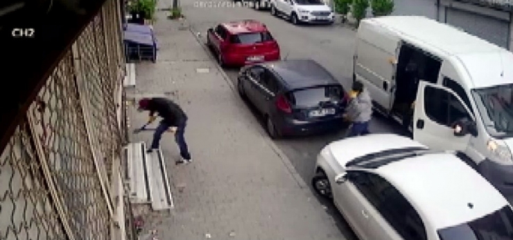 Sultangazi’de 200 Bin Liralık Pantolon Hırsızlığı Kamerada