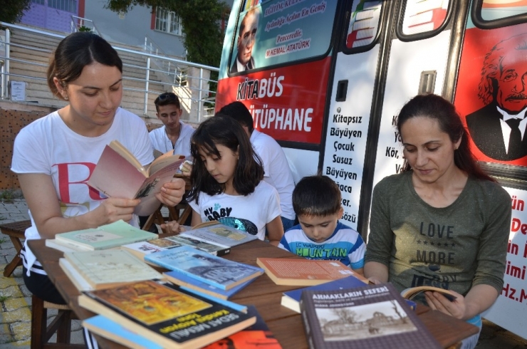 Bu Minibüs, Kitap Sevgisi Aşılayacak