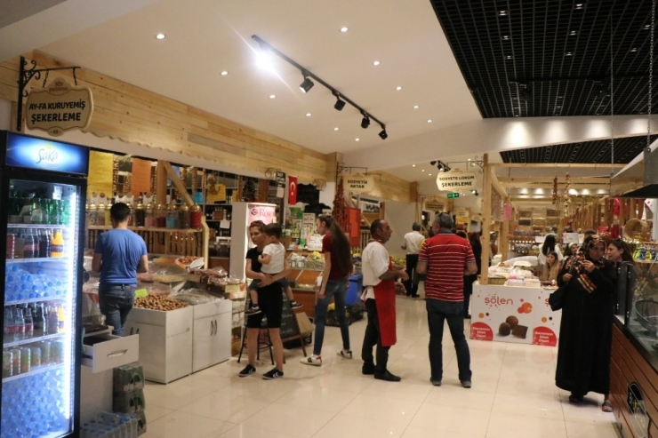 Sosyete Pazarı Bayrama Kadar Açık
