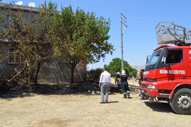Besni’de Bahçe Yangını Büyümeden Söndürüldü