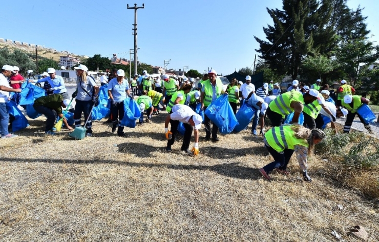 İzmirliler "Çiçek Gibi Bir İzmir" İçin Sokağa Çıktı