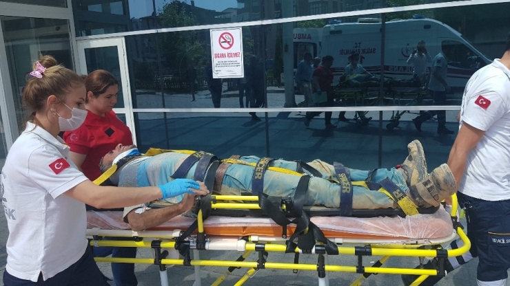 Kereste Boşalttığı Sırada Dengesini Kaybederek Düşen İşçi Yaralandı