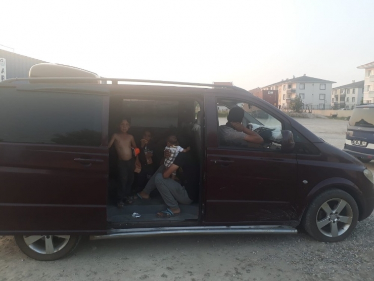 Dilenciler Lüks Araçta Yakalandı