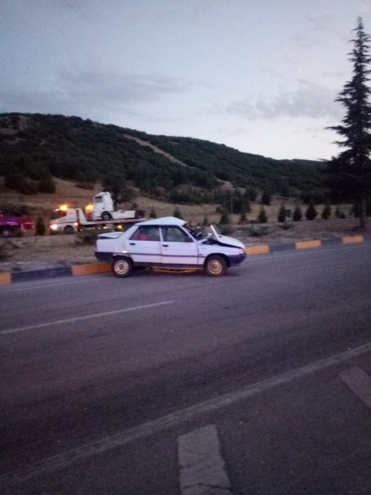 Otomobiller Kavşakta Çarpıştı: 1’i Ağır 5 Yaralı