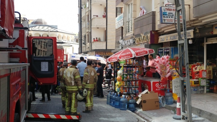 Esenyurt’ta Korkutan Yangın: 20 Kişi Kurtarıldı