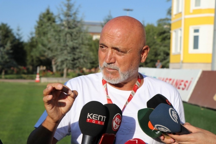 Hikmet Karaman: “Lig Başlamadan Özellikle Eksik Bölgelerdeki Oyuncuları Tamamlayıp Takımın İçerisinde Adapte Etmek Zorundayız”