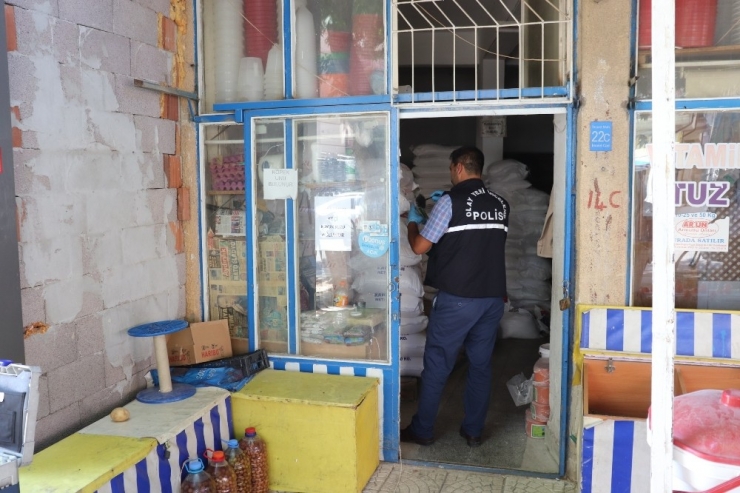 15 Yaşındaki Çocuk Kasadan Paraları Alıp Kaçtı