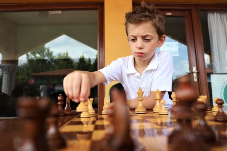 Satranç Kursları Devam Ediyor