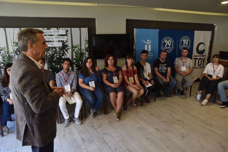 Gençlik Politikaları Tepebaşı’nda Konuşuluyor