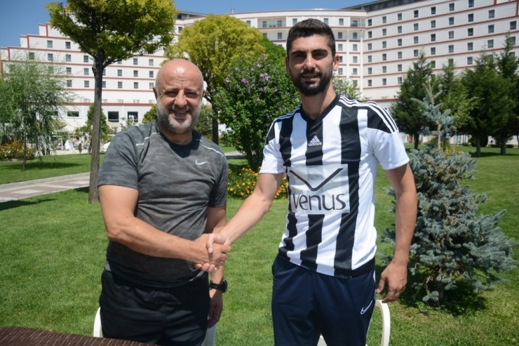 Manisa Fk, Oğuz Kocabal’ı Renklerine Bağladı