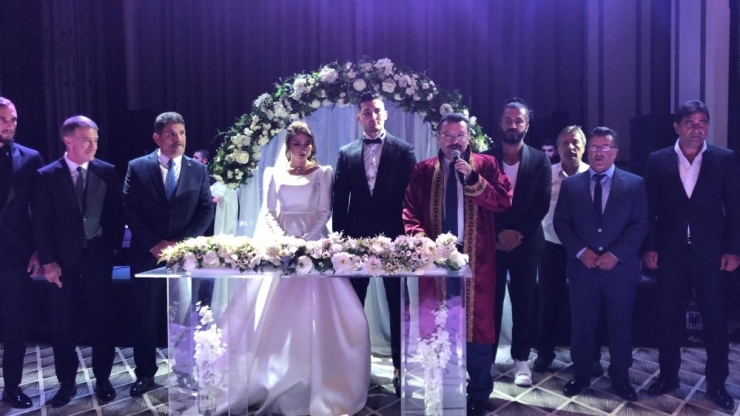 Trabzonsporlu Uğurcan Çakır Dünya Evine Girdi