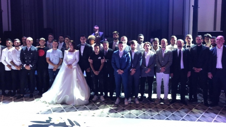 Trabzonsporlu Uğurcan Çakır Dünya Evine Girdi