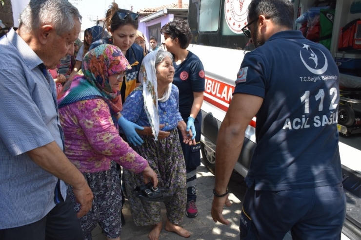 Yaşlı Kadının Evi Gözlerinin Önünde Küle Döndü