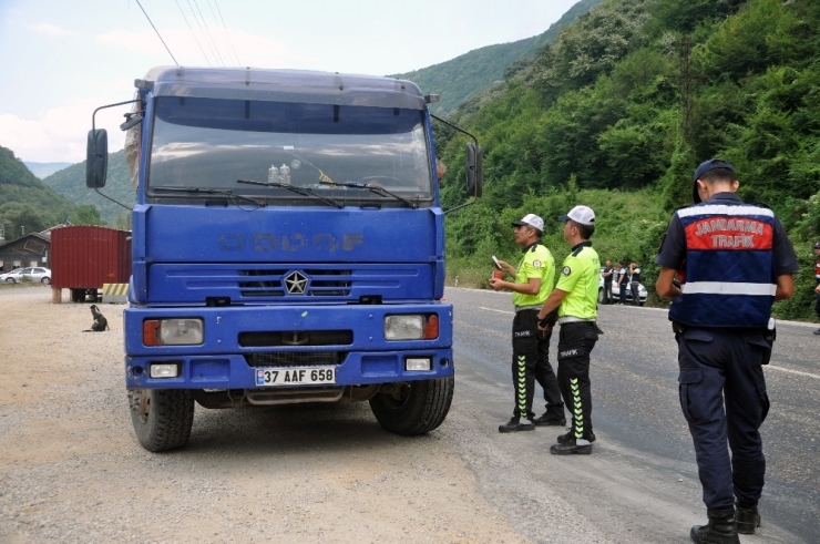 Polisi Ve Jandarmadan Asayiş Uygulaması