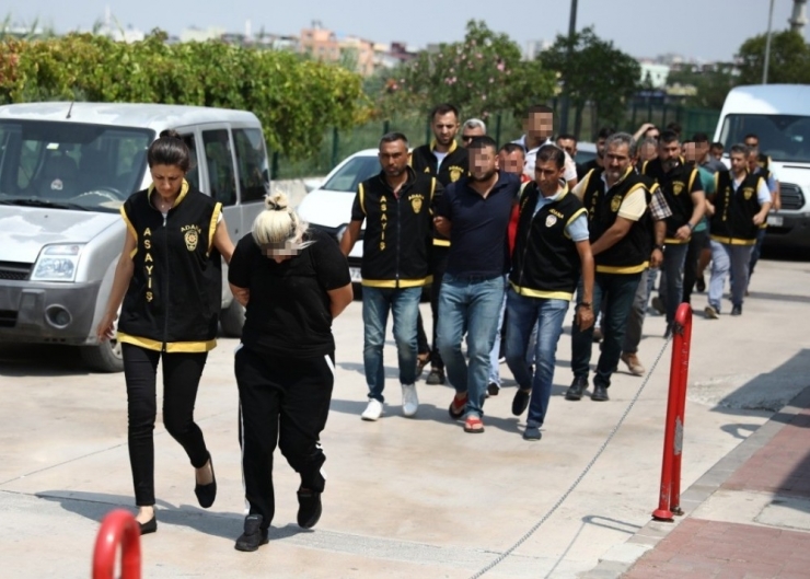 4,795 Milyon Euroluk Vurgunda Lüks Yaşam Sonları Oldu