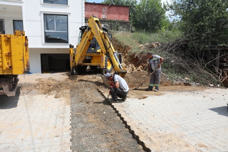 Fen İşleri Ekipleri 6 Mahallede Saha Çalışmalarını Sürdürüyor