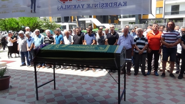 Yanan Otobüste Hayatını Kaybeden İlhan Adalı Son Yolculuğuna Uğurlandı