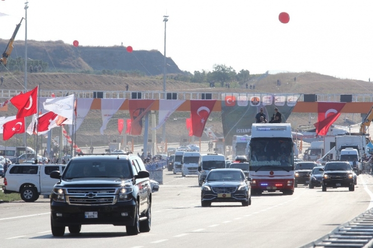 Cumhurbaşkanı Çaya Davet Edenlere Çay İkram Etti