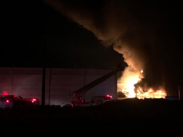 Denizli’de Kimyasal Fabrikasında Büyük Yangın