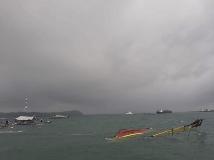 Filipinler’de 3 Feribot Alabora Oldu: 31 Ölü