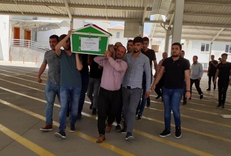 Üniversite Öğrencisi Beyin Kanamasından Öldü