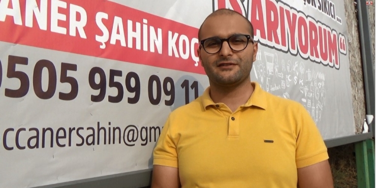 Genç Mühendis Billboard İlanıyla İş Arıyor