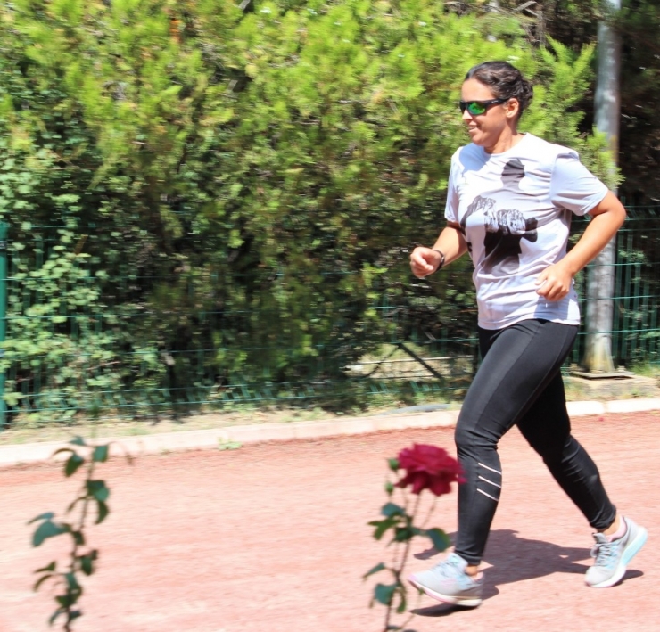 Türk Kadın Maratoncunun Hedefi Kalahari Çölü’nde Koşmak