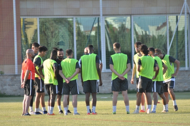 Kayserispor Perdeyi Sahasında Açacak