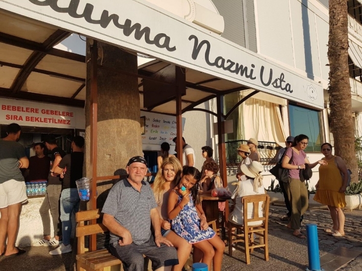 Dondurma Sırası Beklerken Hayat Kurtardı