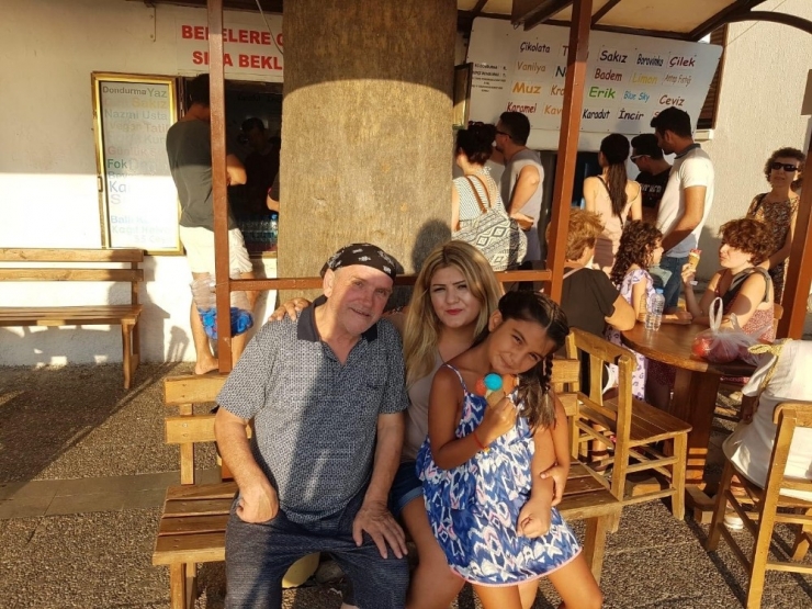 Dondurma Sırası Beklerken Hayat Kurtardı