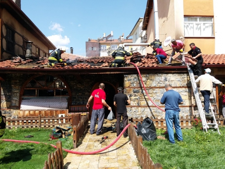 Seydişehir Adile Baysal Kültür Evi Mutfağında Yangın