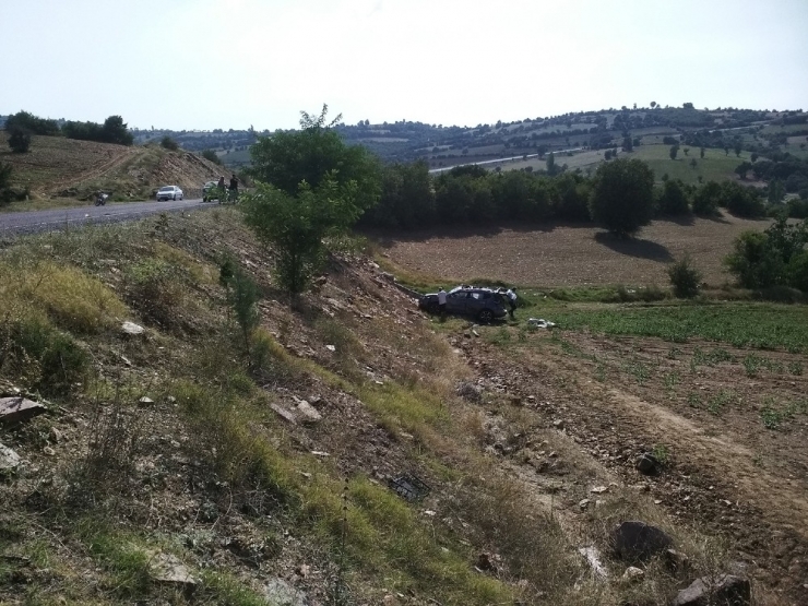 Manisa’da Süt Toplama Aracı İle Otomobil Çarpıştı: 4 Yaralı