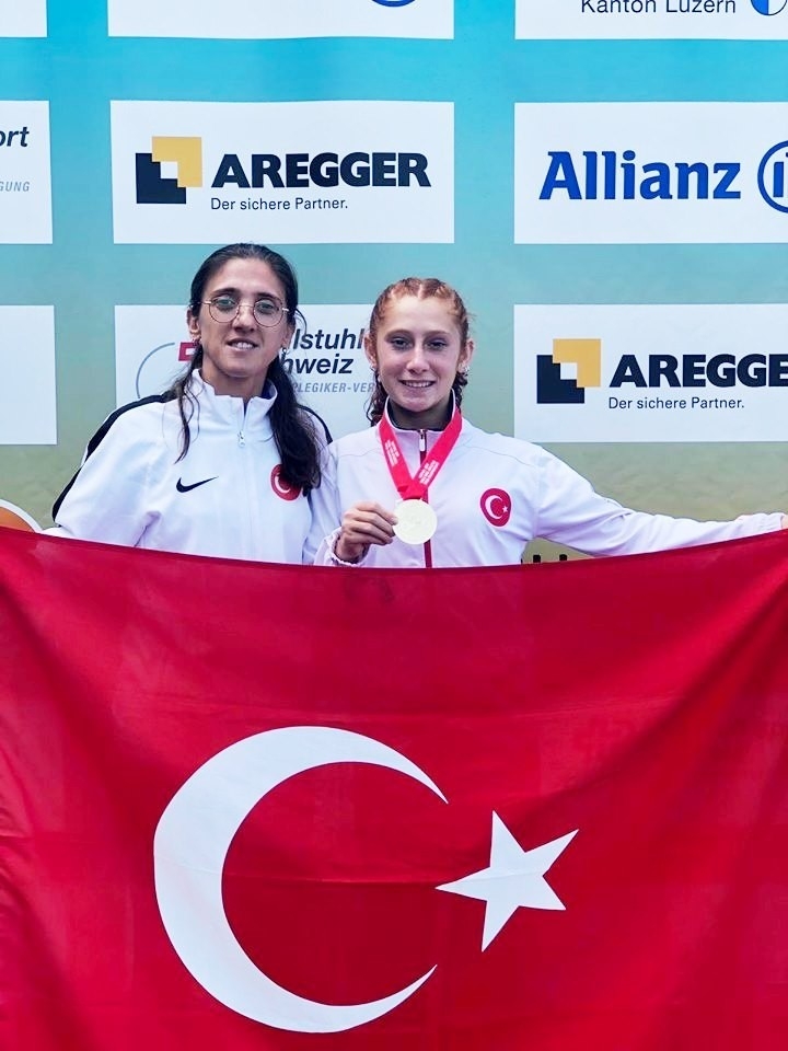 Burhaniyeli Muhsine 400 Metrede Dünya Şampiyonu