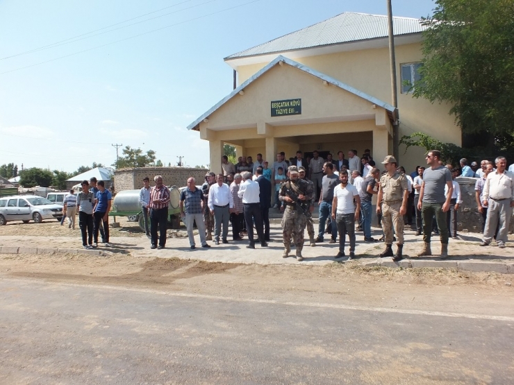 Murat Nehri’nde Boğulan Çocuklar Yan Yana Defnedildi