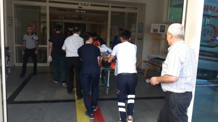 Siirt’te Elektrik Akımına Kapılan Garson Ağır Yaralandı