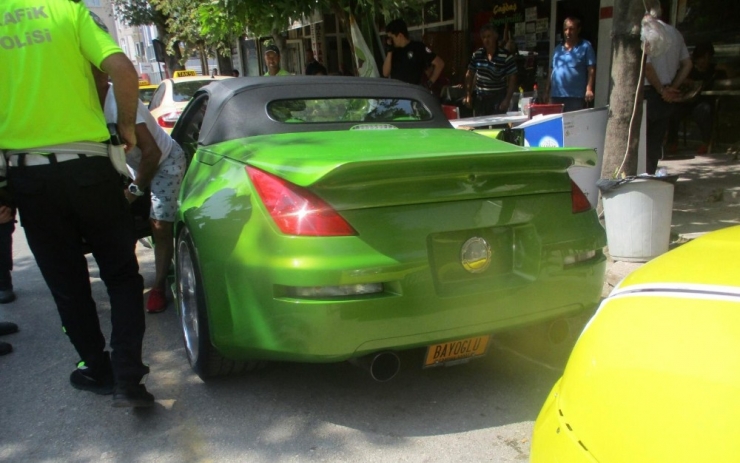 Soyadının Bulunduğu Özel Plakayı Takan Amerika’dan Gelen Sürücüye 5 Bin Lira Ceza