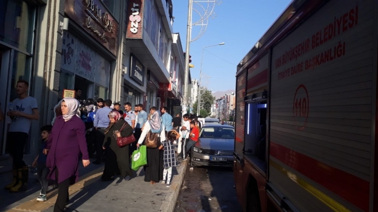 Van’da Korkutan Yangın
