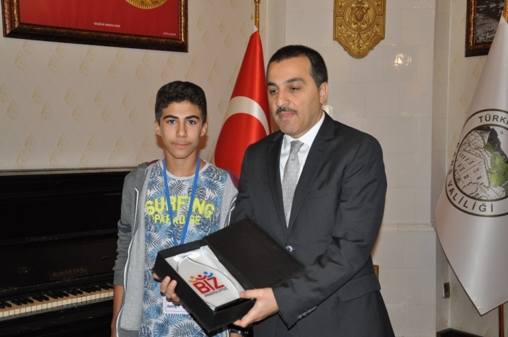 43 Gönüllü “Biz Anadoluyuz” Projesiyle Kars’a Geldi