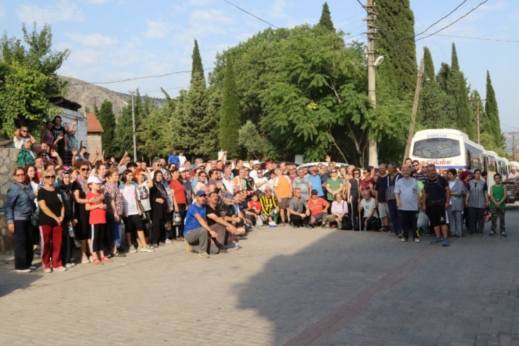 Başkan Dutlulu, 300 Kişi İle Birlikte Doğa Yürüyüşüne Katıldı