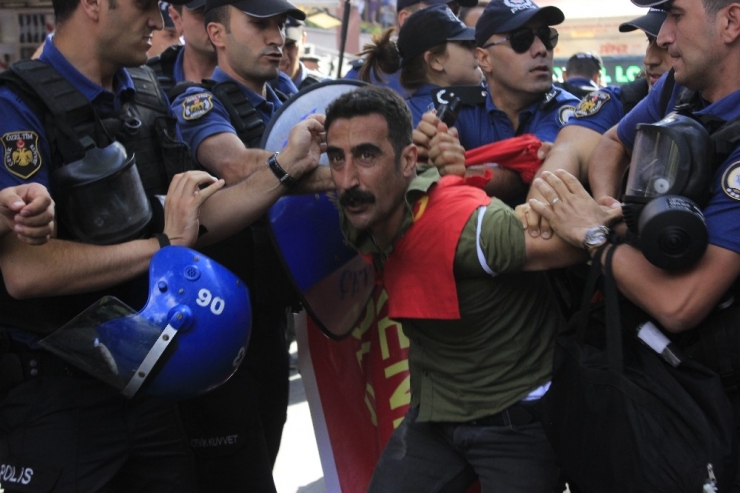 Ankara’da Yasa Dışı Eylem Yapan Gruba Müdahale: 25 Gözaltı