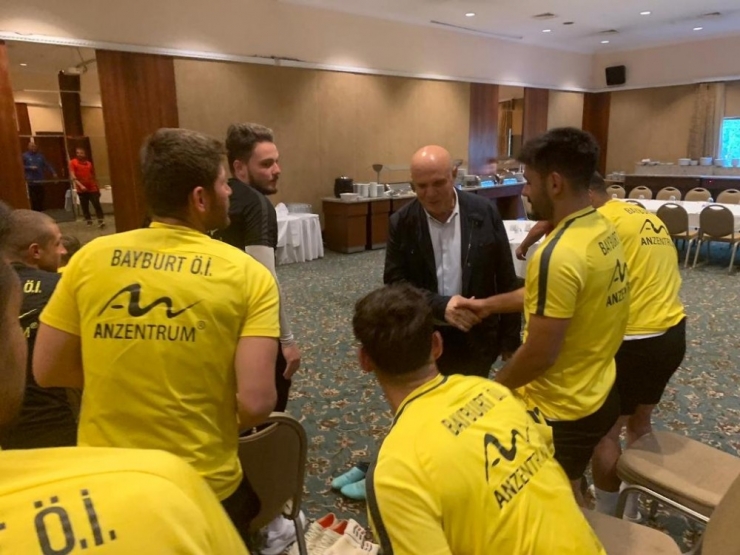 Başkan Pekmezci’den Bayburtspor’a Moral Ziyareti